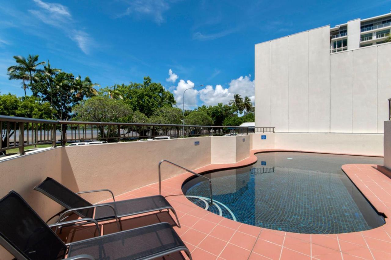 Cairns Ocean View Apartment In Aquarius Esterno foto