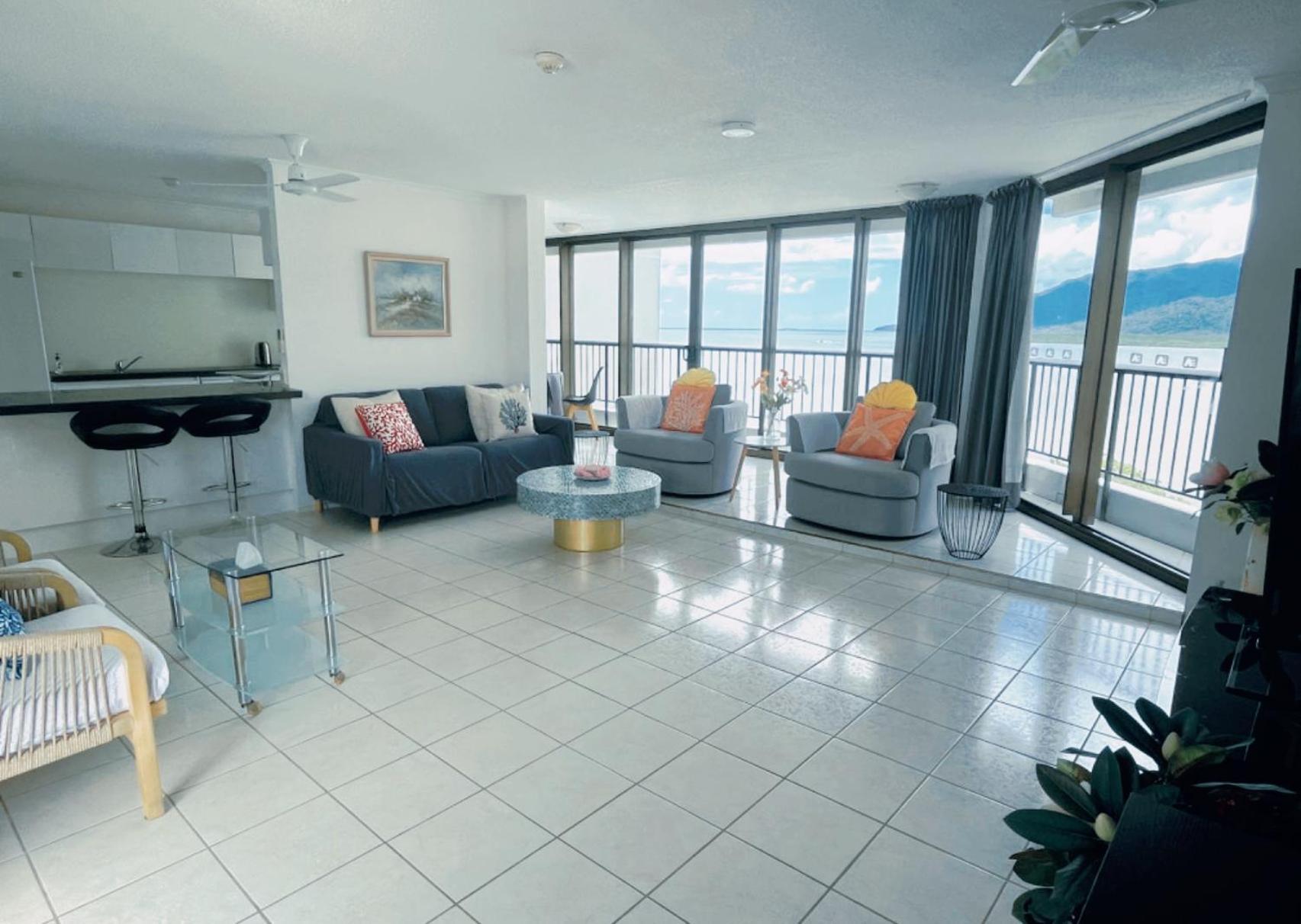 Cairns Ocean View Apartment In Aquarius Esterno foto