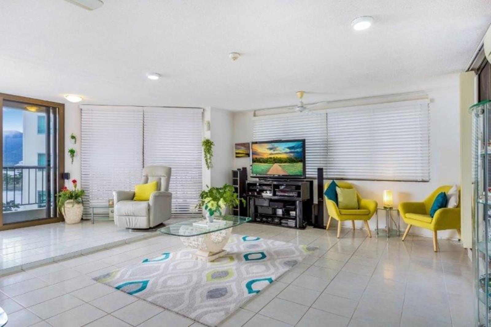 Cairns Ocean View Apartment In Aquarius Esterno foto